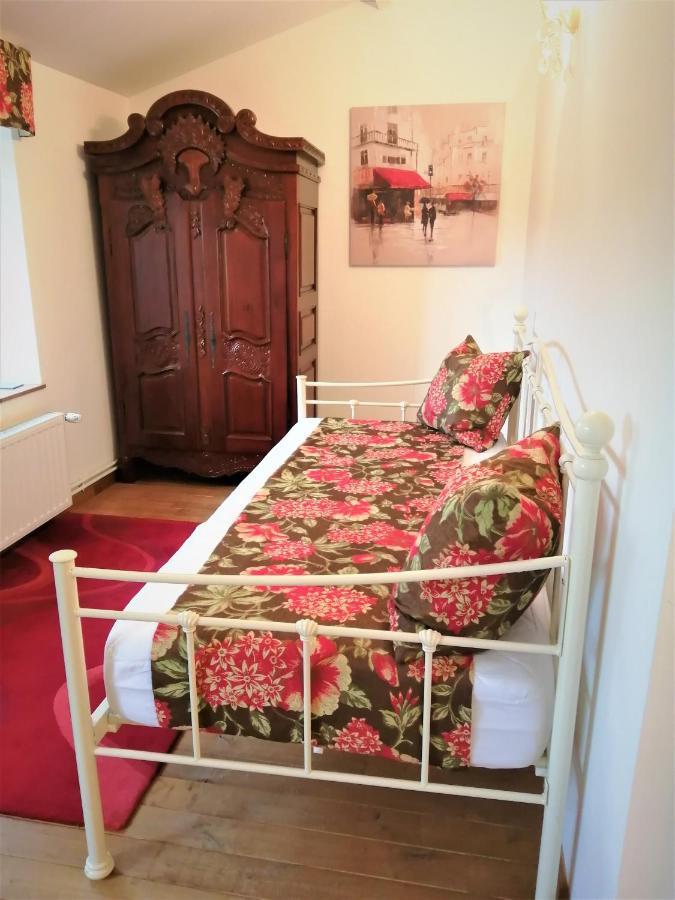 Le Grand Chemin De La Vie Bed & Breakfast Montcaret Exterior foto