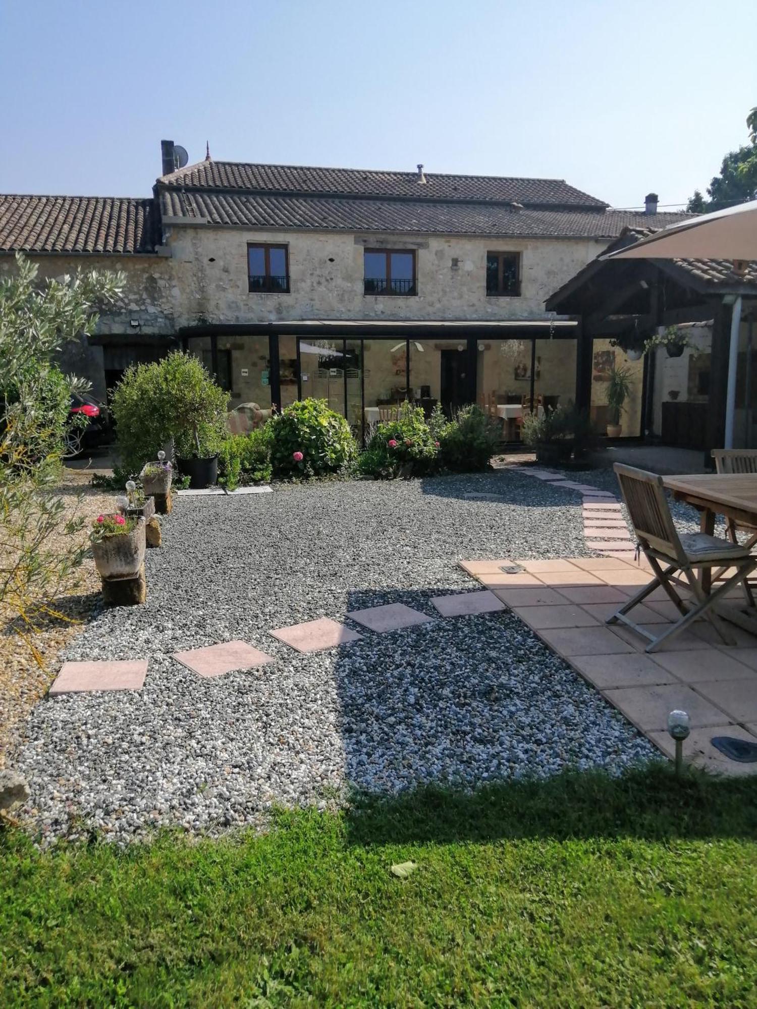 Le Grand Chemin De La Vie Bed & Breakfast Montcaret Exterior foto